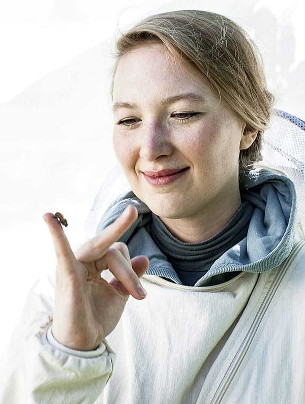 SLC - 2020 7 Amelie Bee Merja Yeung 4679